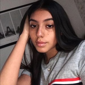 Meet your Posher, Desiree